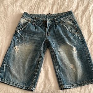 Korean make & TG jeans, size M, fit small. Has front pockets, low waist.